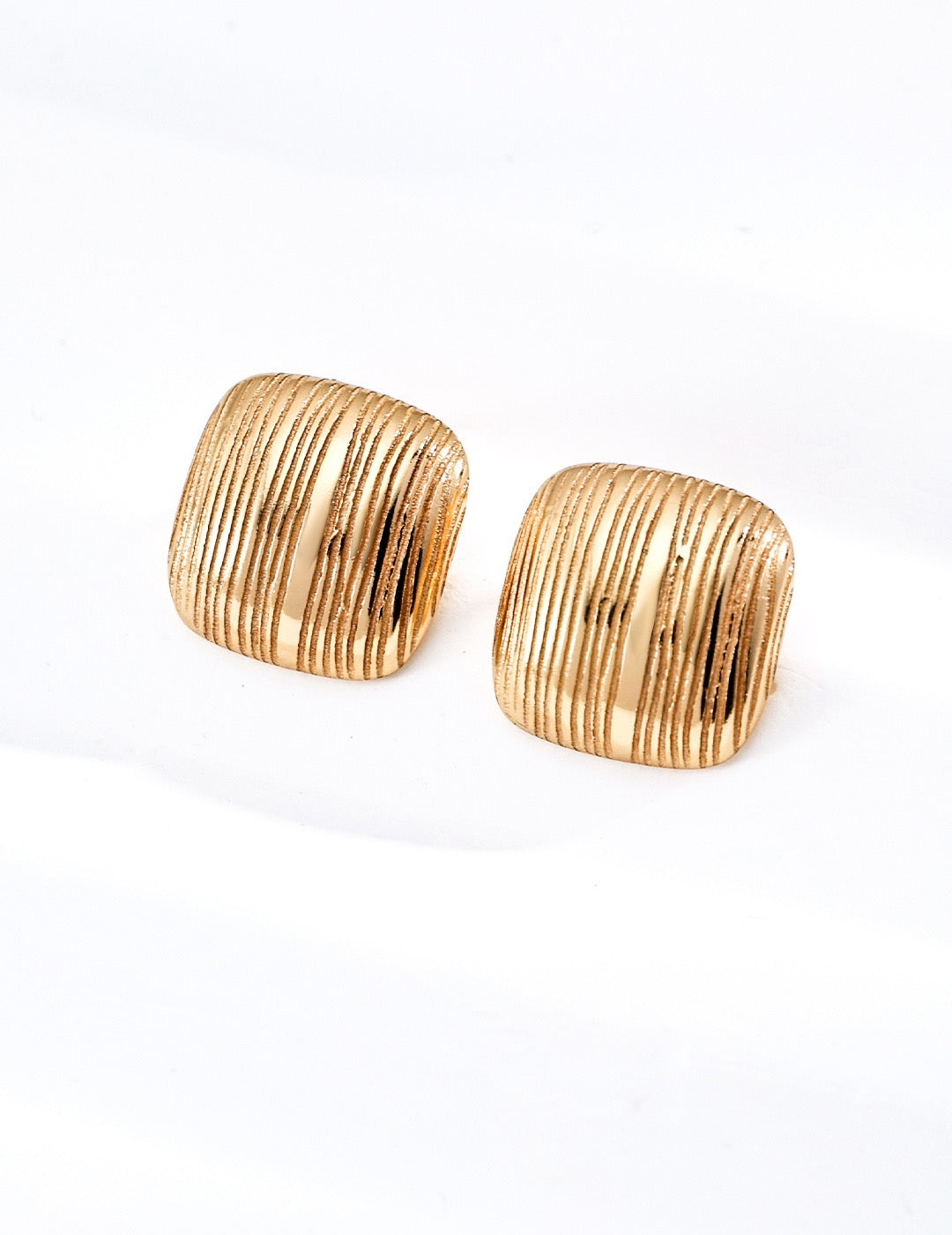 Ribbed Cushion Square Stud Earrings