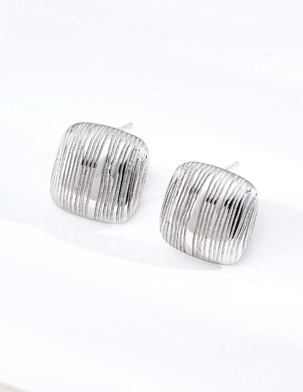 Ribbed Cushion Square Stud Earrings