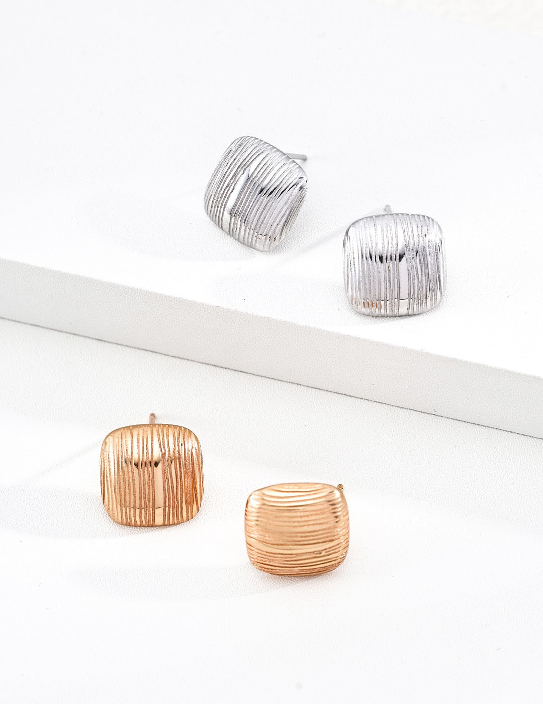 Ribbed Cushion Square Stud Earrings