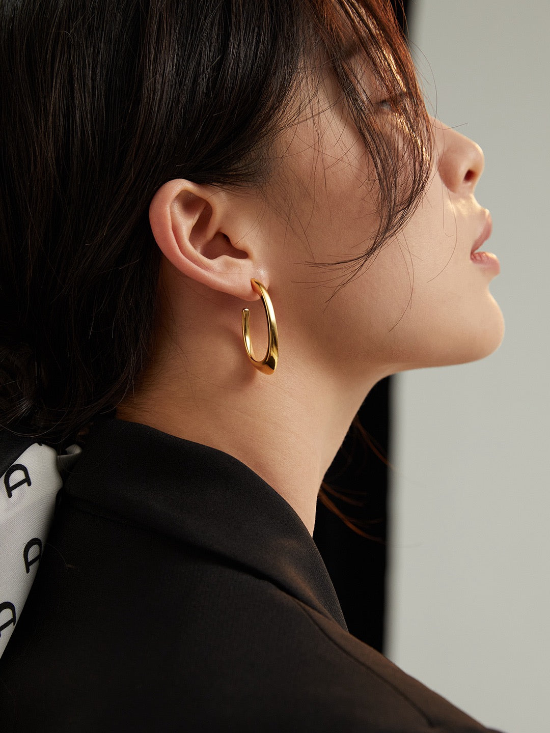Contour Oval Hoop Earrings