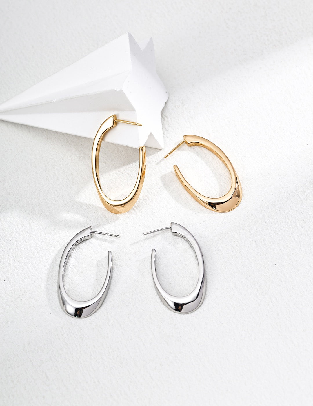 Contour Oval Hoop Earrings