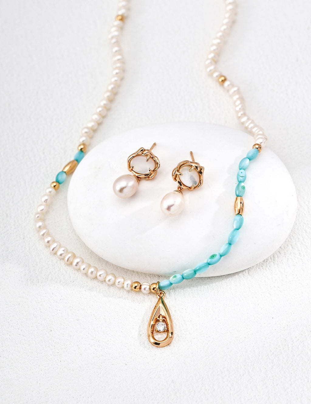 Wild Wreath Pearl Drop Earrings