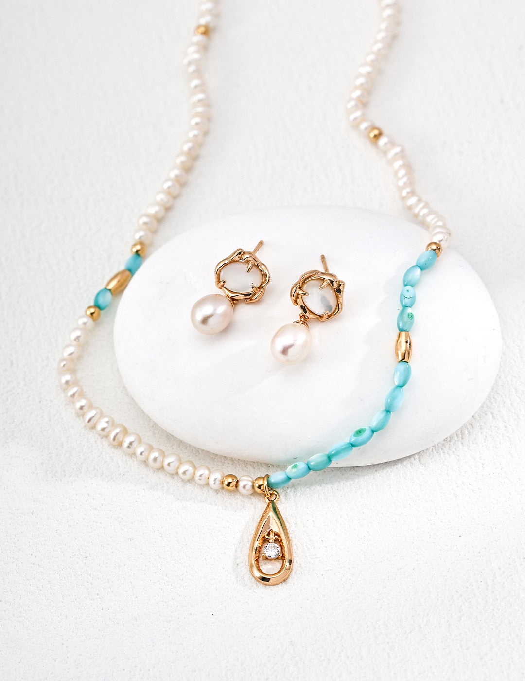 Wild Wreath Pearl Drop Earrings