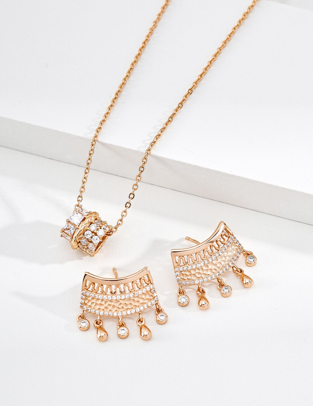 Barrel Pendant Necklace