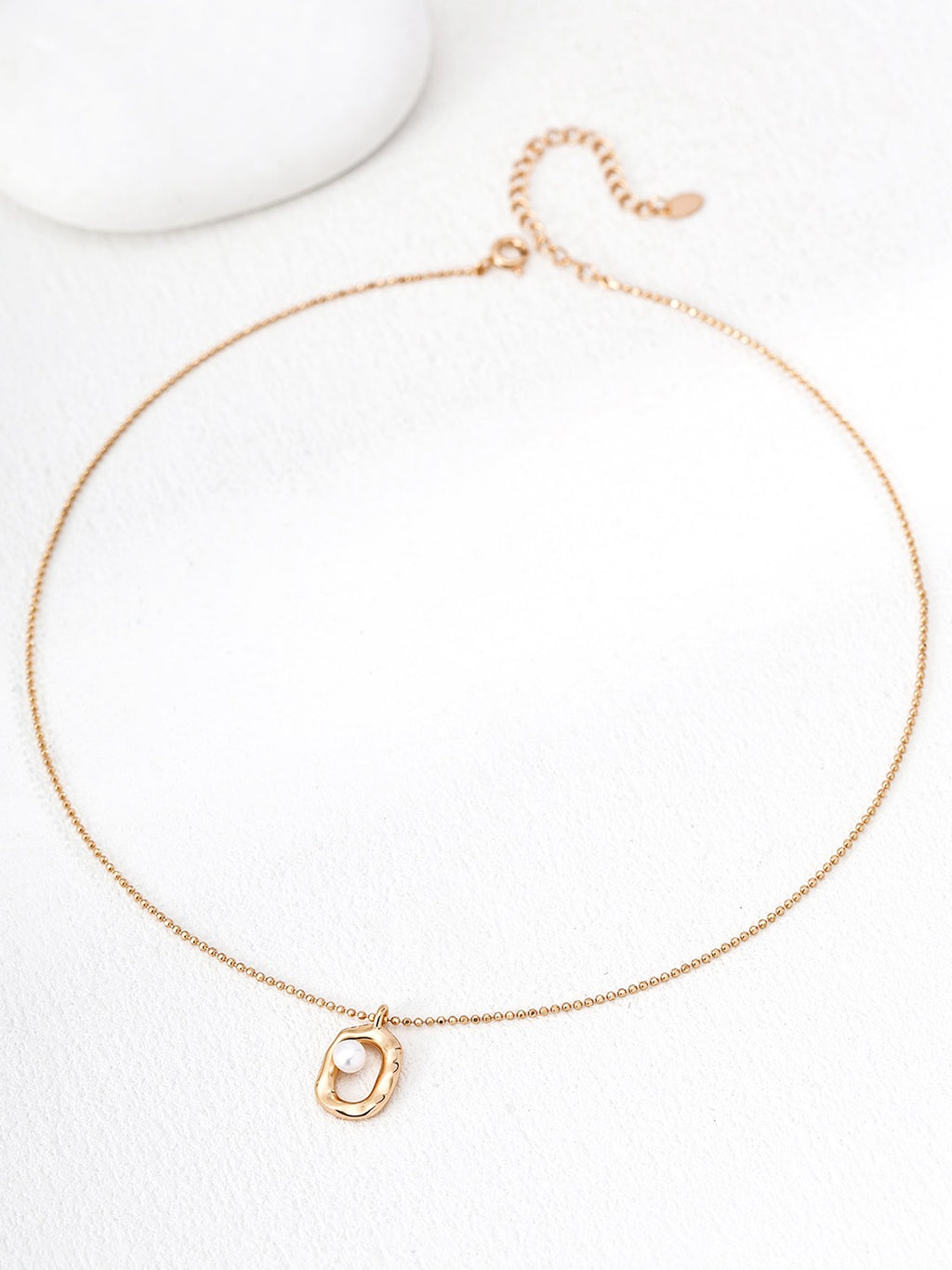 Molten Oval Pearl Pendant Necklace