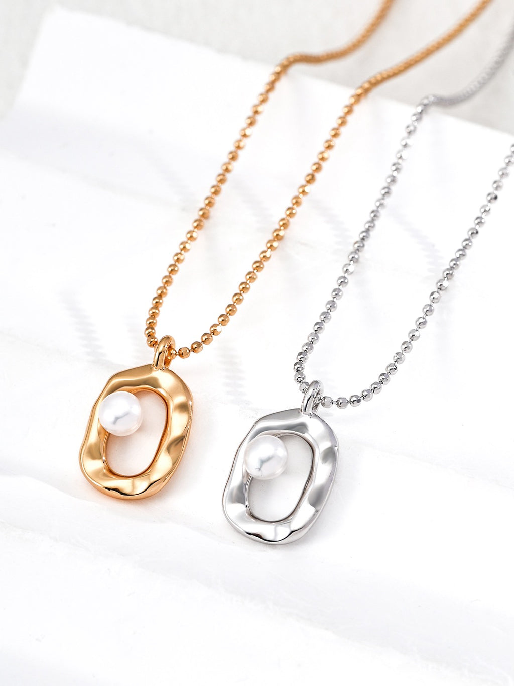 Molten Oval Pearl Pendant Necklace