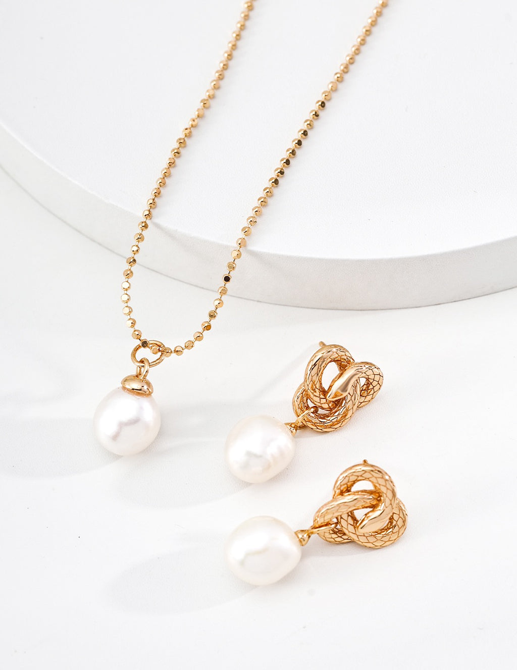 Single Pearl Disco Ball Chain Necklace