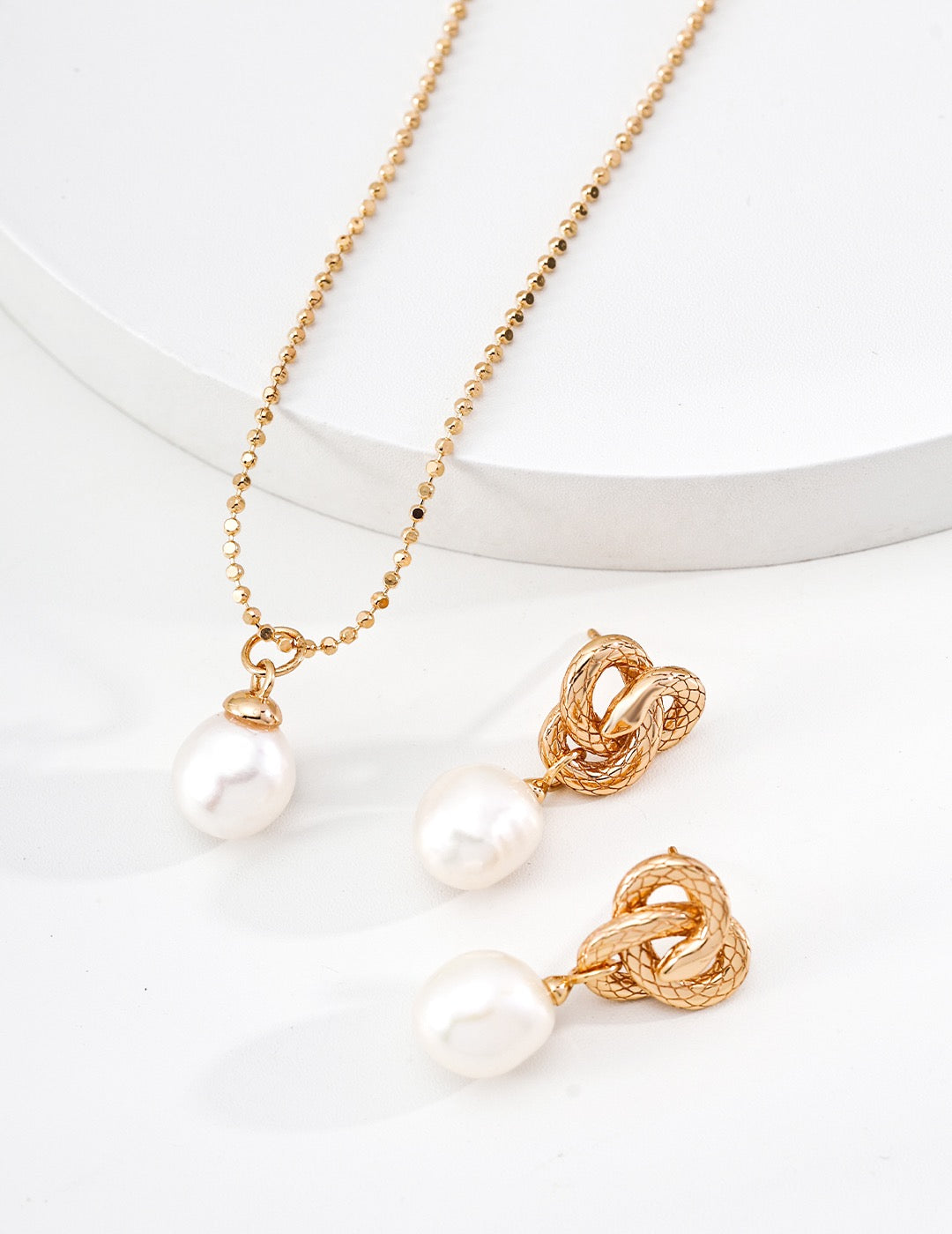 Single Pearl Disco Ball Chain Necklace