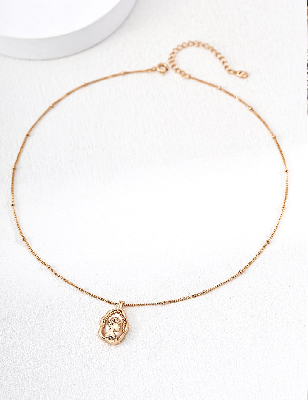 Goddess Nacre Cameo Satellite Chain Necklace