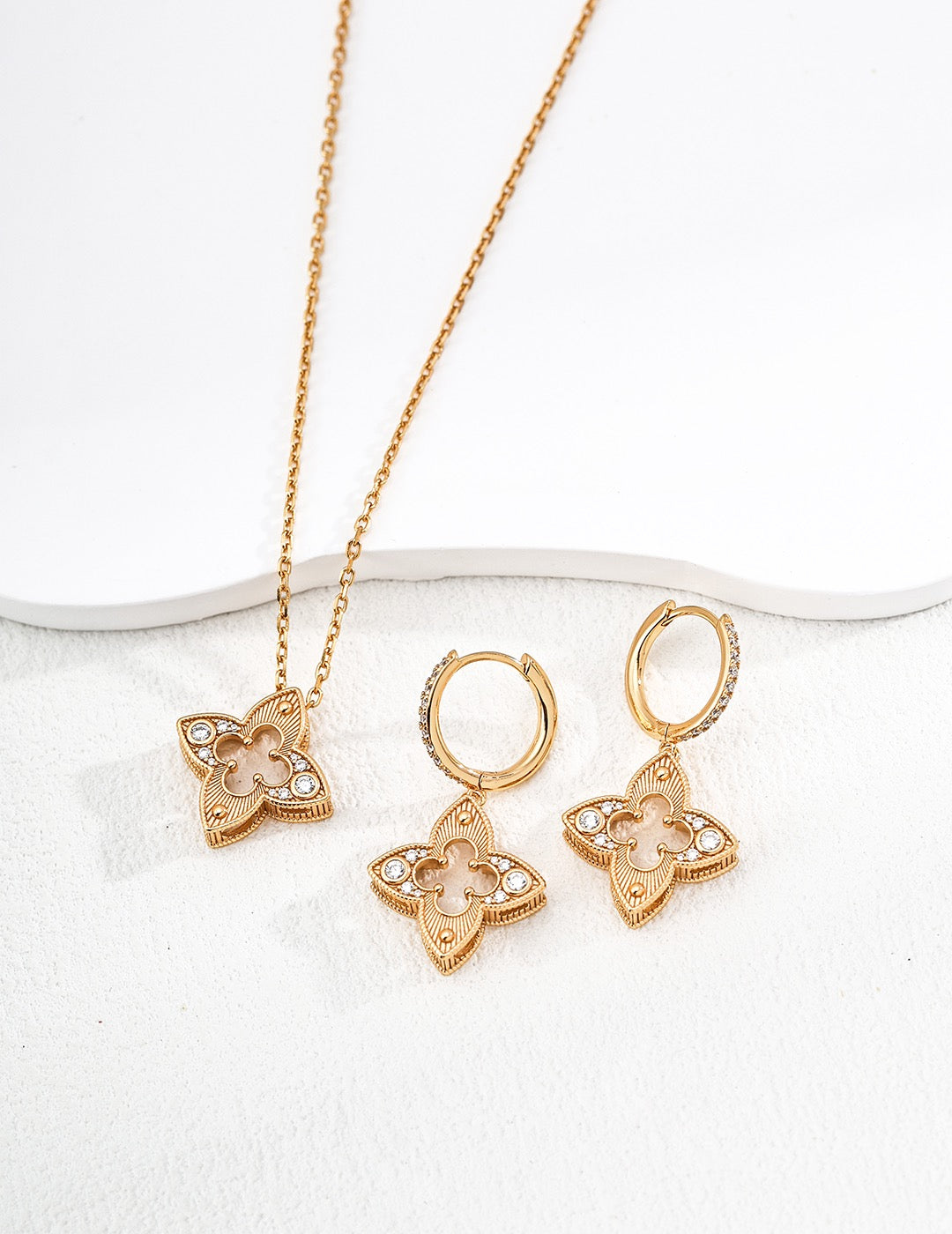 Sunburst Star Flower Pendant Necklace