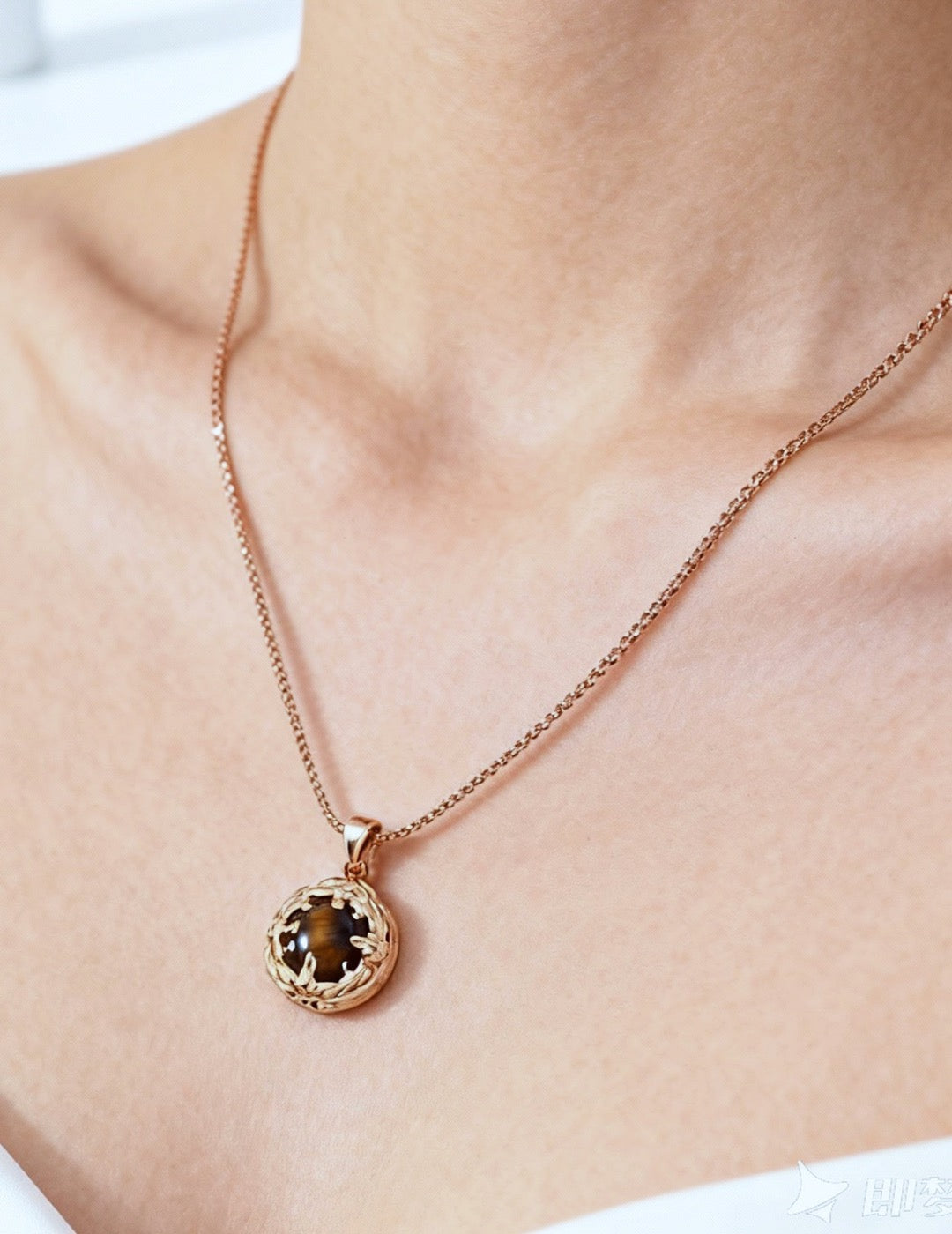 Molten Nest Gemstone Pendant Necklace