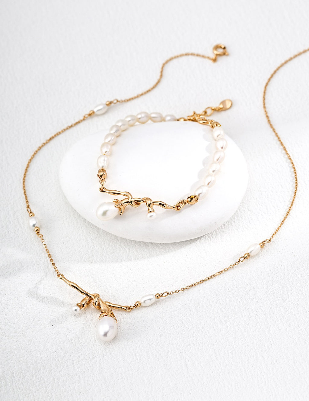 Tulip & Pearl Branch Necklace