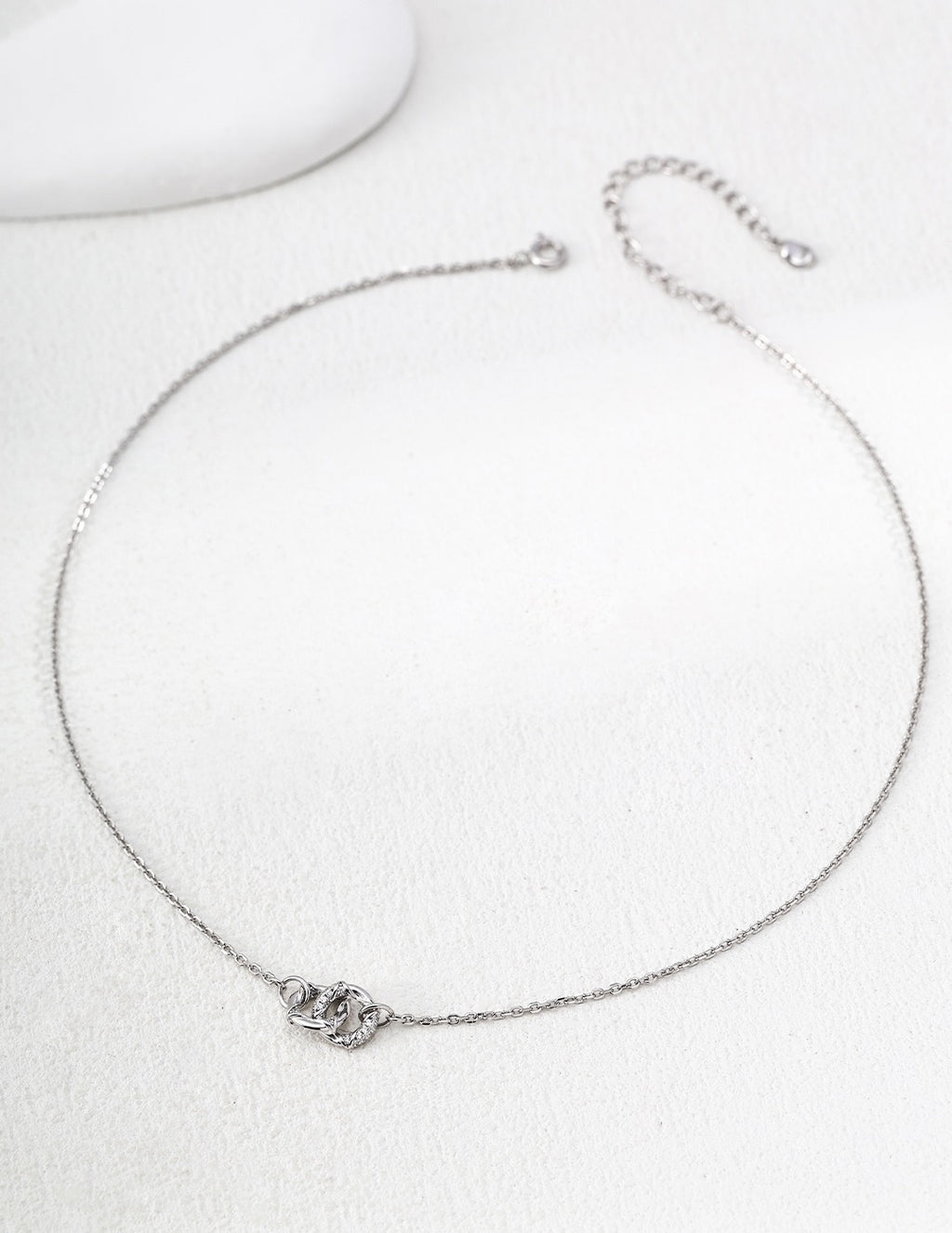 Entrelacé Necklace