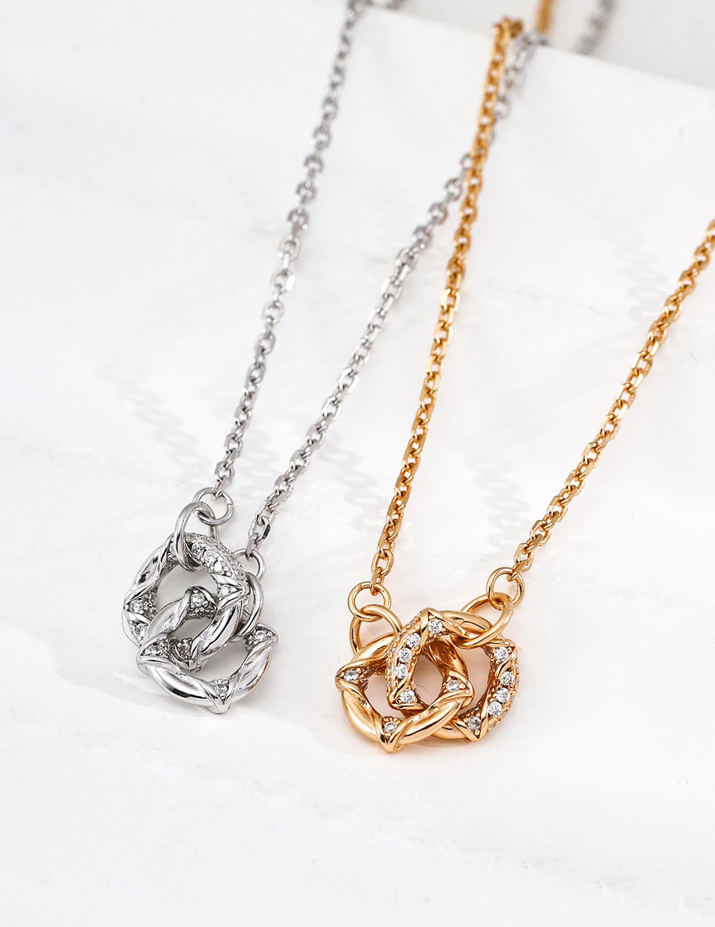 Entrelacé Necklace