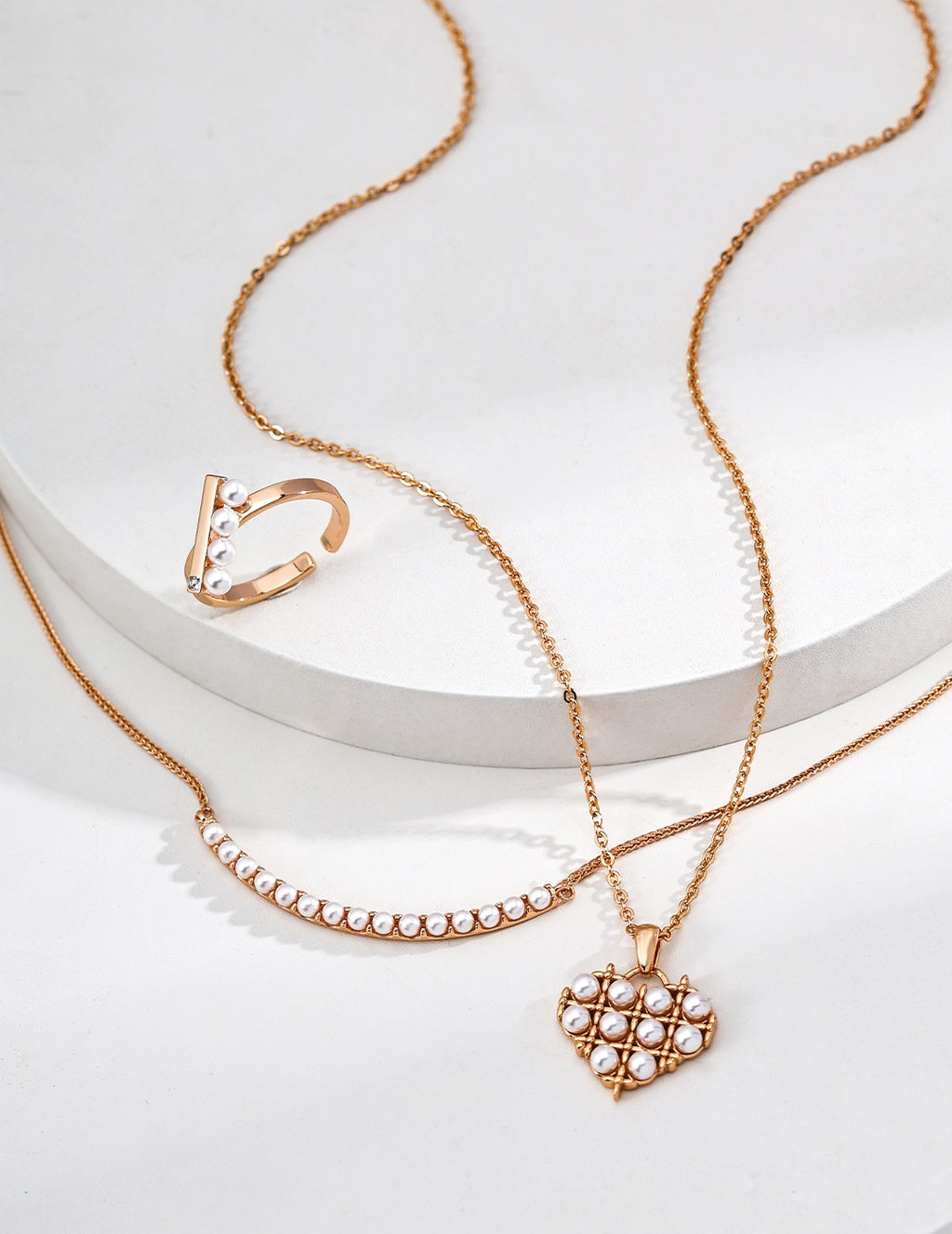 Pearl Smile Bar Wheat Chain Necklace