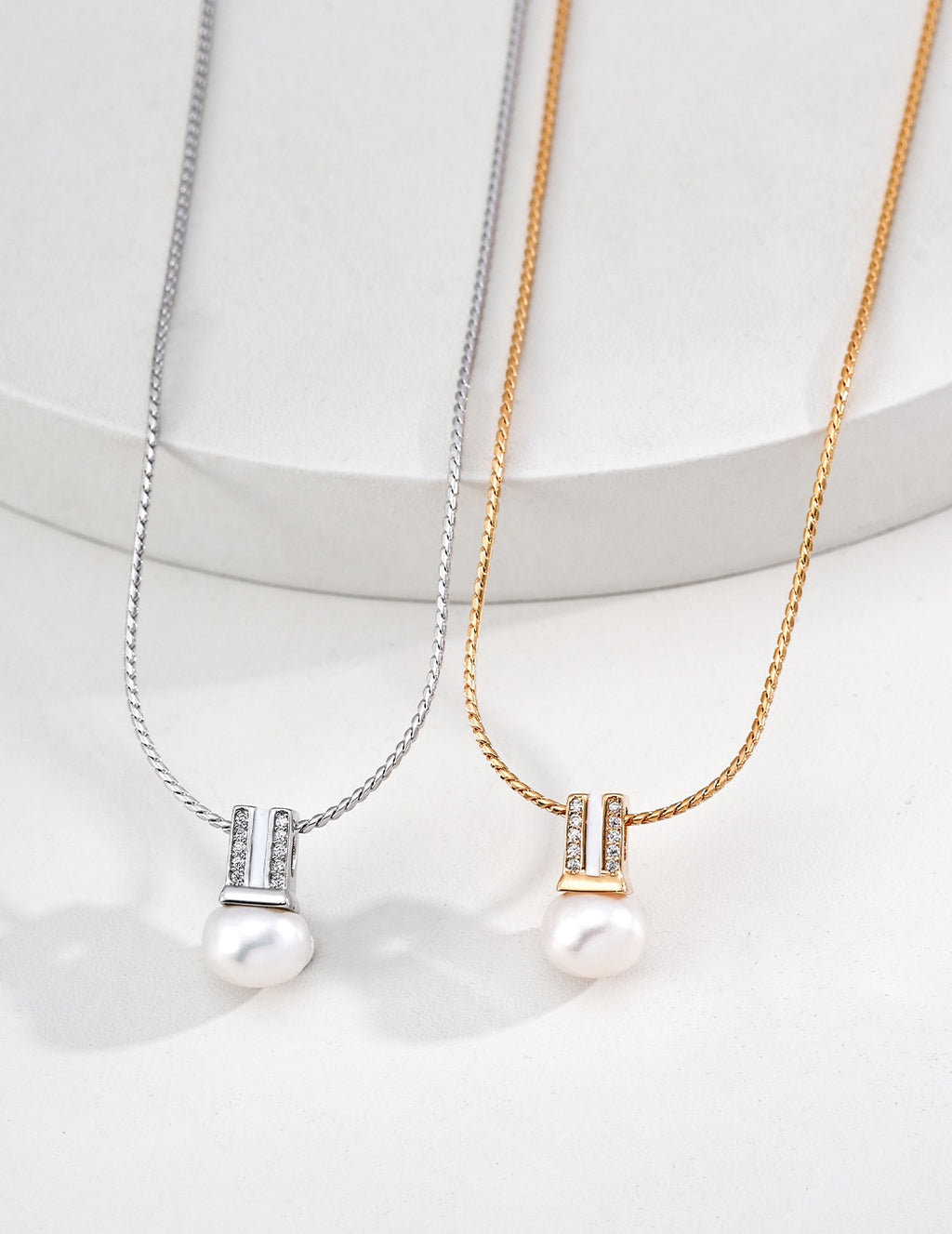 Éclat Pearl & Pavé Drop Necklace
