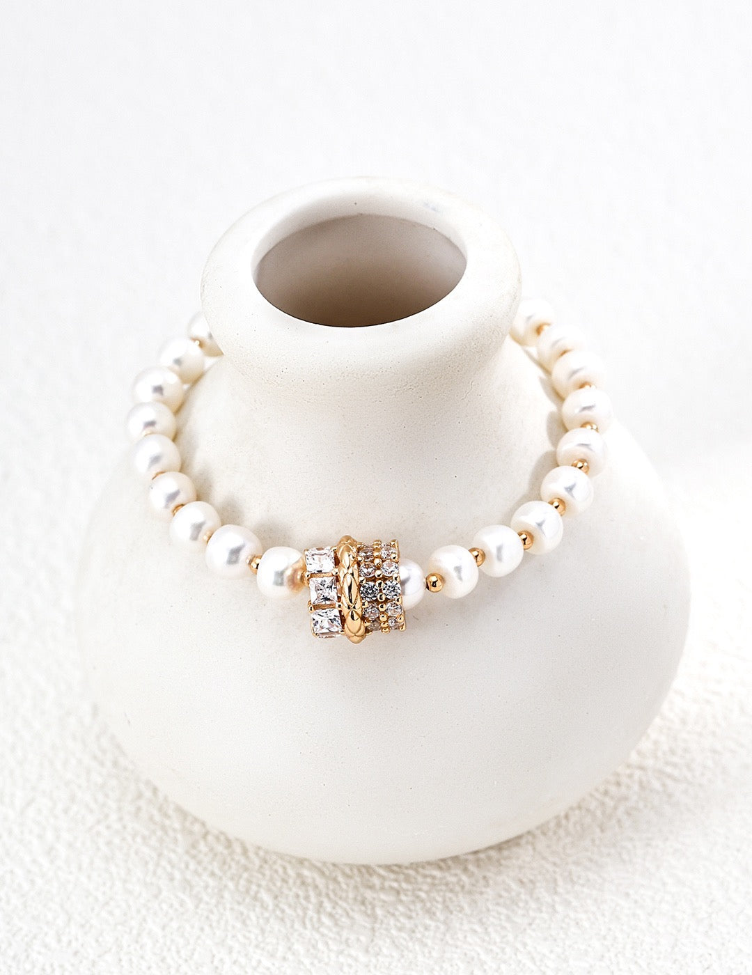 Céleste Pearl Barrel Bracelet