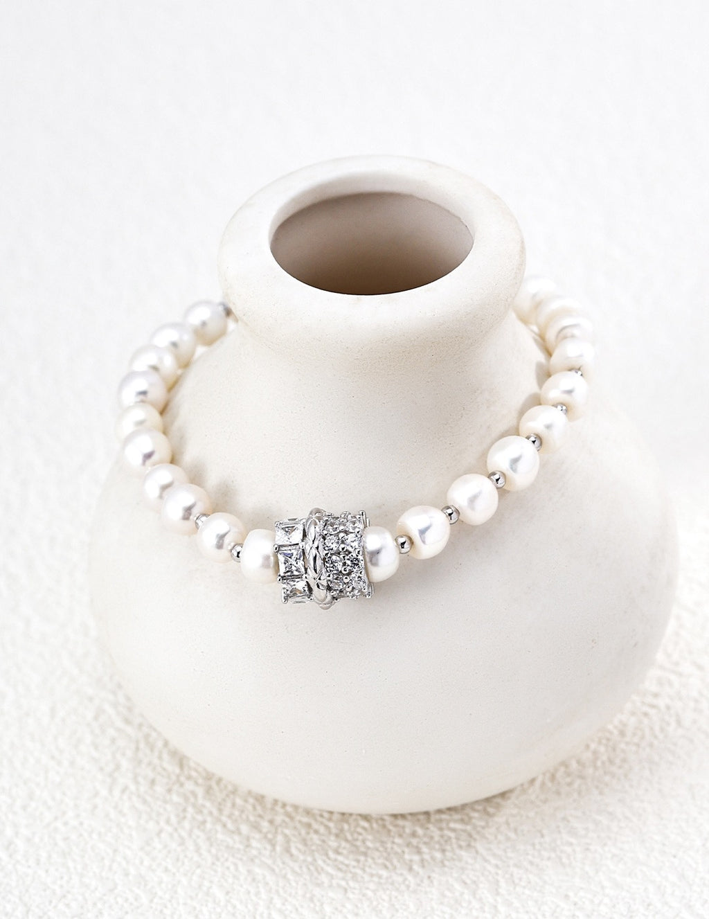 Céleste Pearl Barrel Bracelet