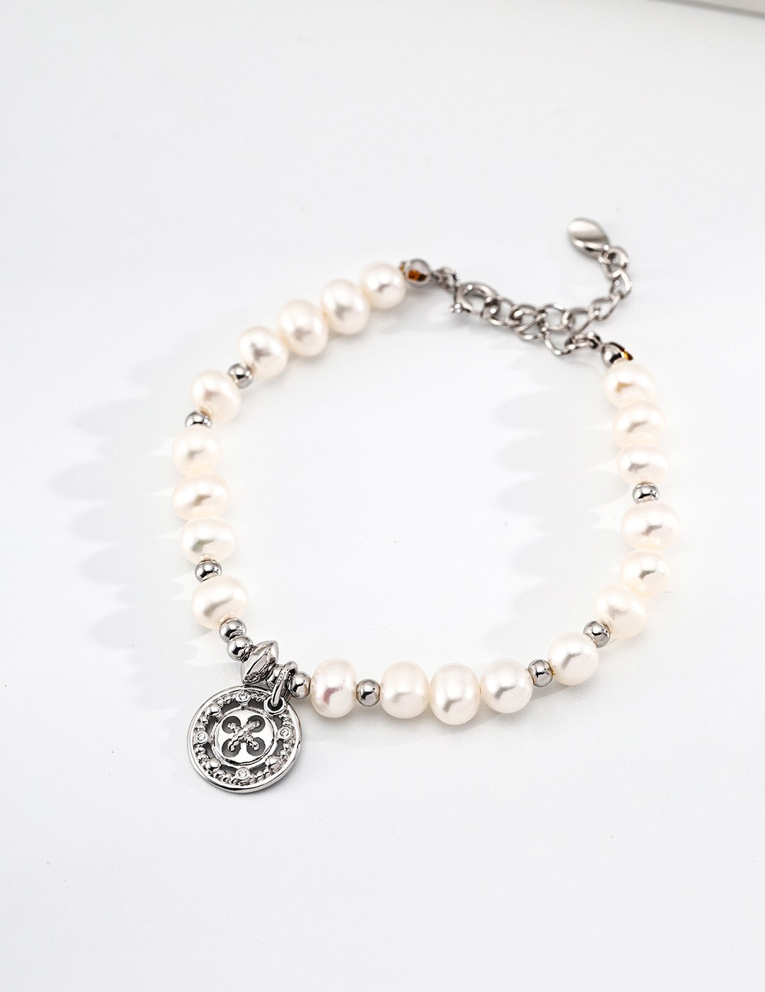 Médaillon Pearl Coin Charm Bracelet