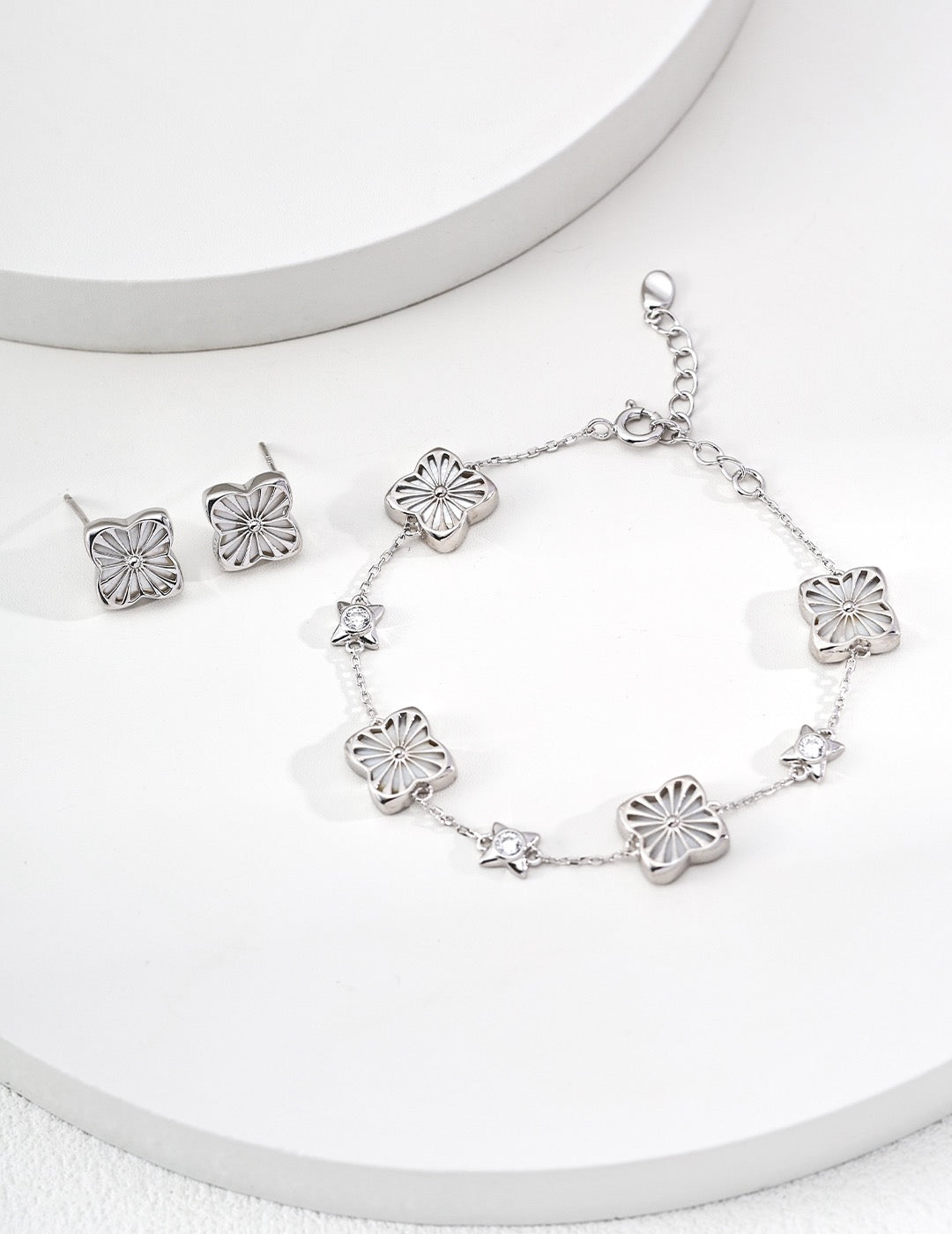 Aurora Shell & Star Charm Bracelet