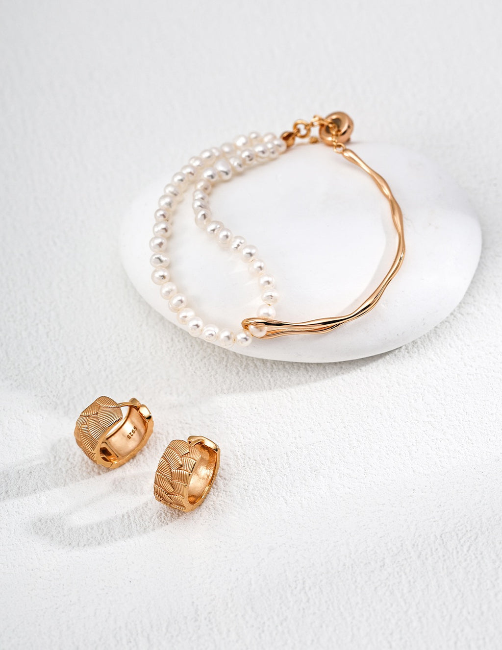 Ondine Pearl & Sculpted Bar Bracelet