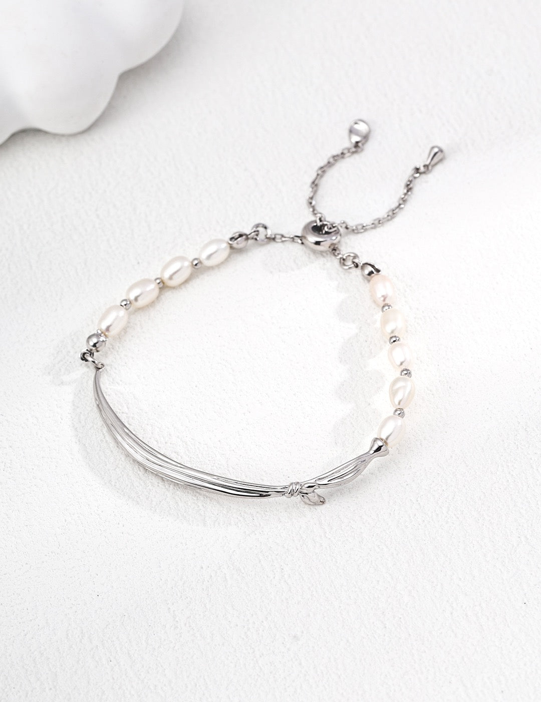 Pearl Knot Ruban Adjustable Bracelet