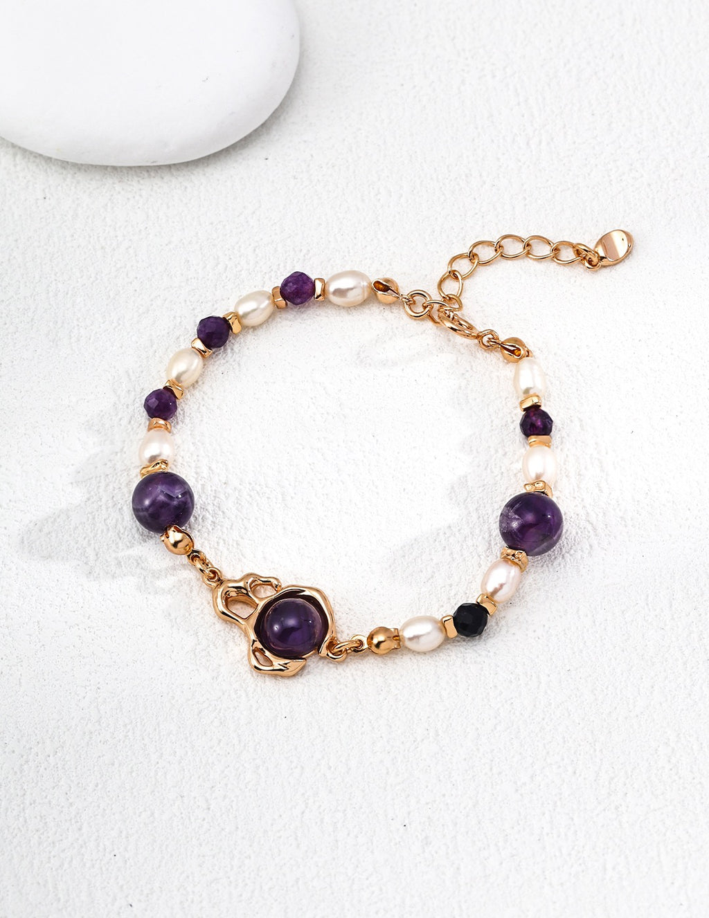 Amethyst & Pearl Griffe Royale Bracelet