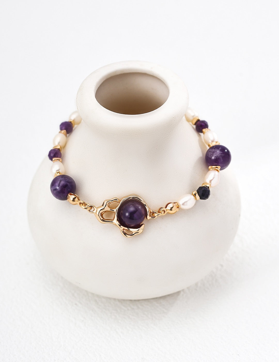 Amethyst & Pearl Griffe Royale Bracelet