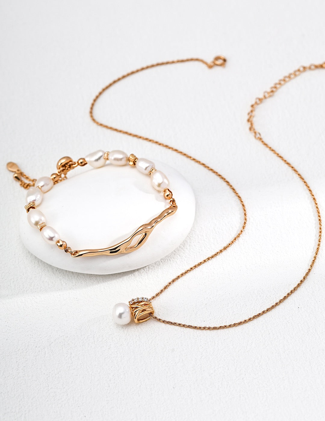 Baroque Pearl Onde Dorée Adjustable Bracelet