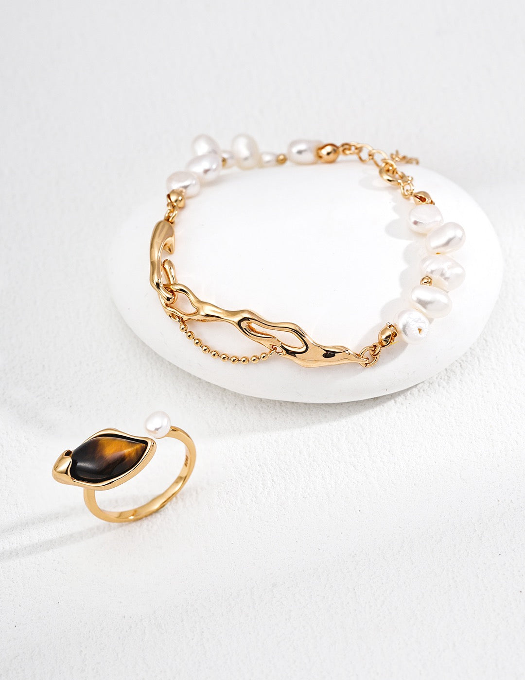 Tiger & Pearl Crest Ring