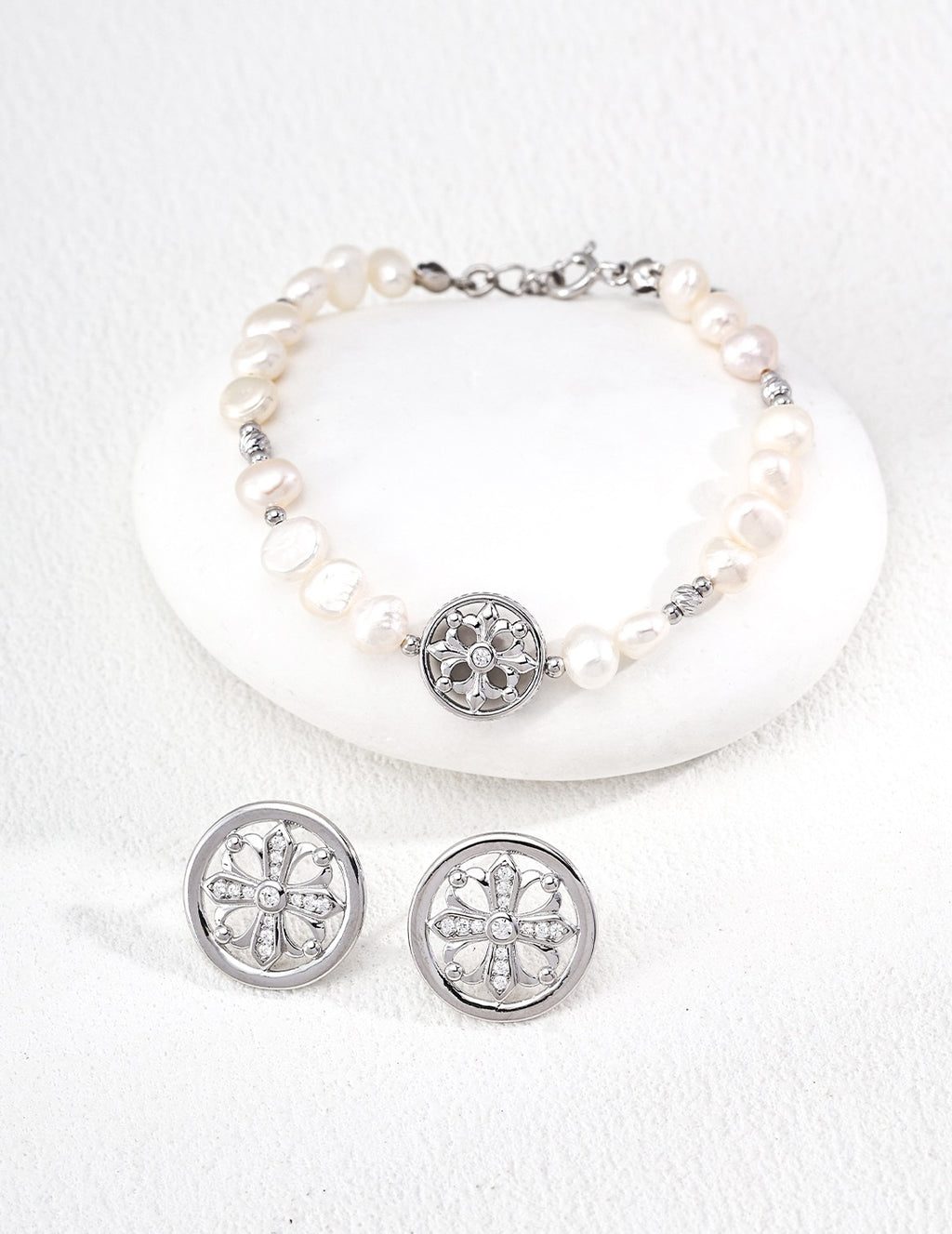 Pearl & CZ Rosace Medallion Jewelry Set