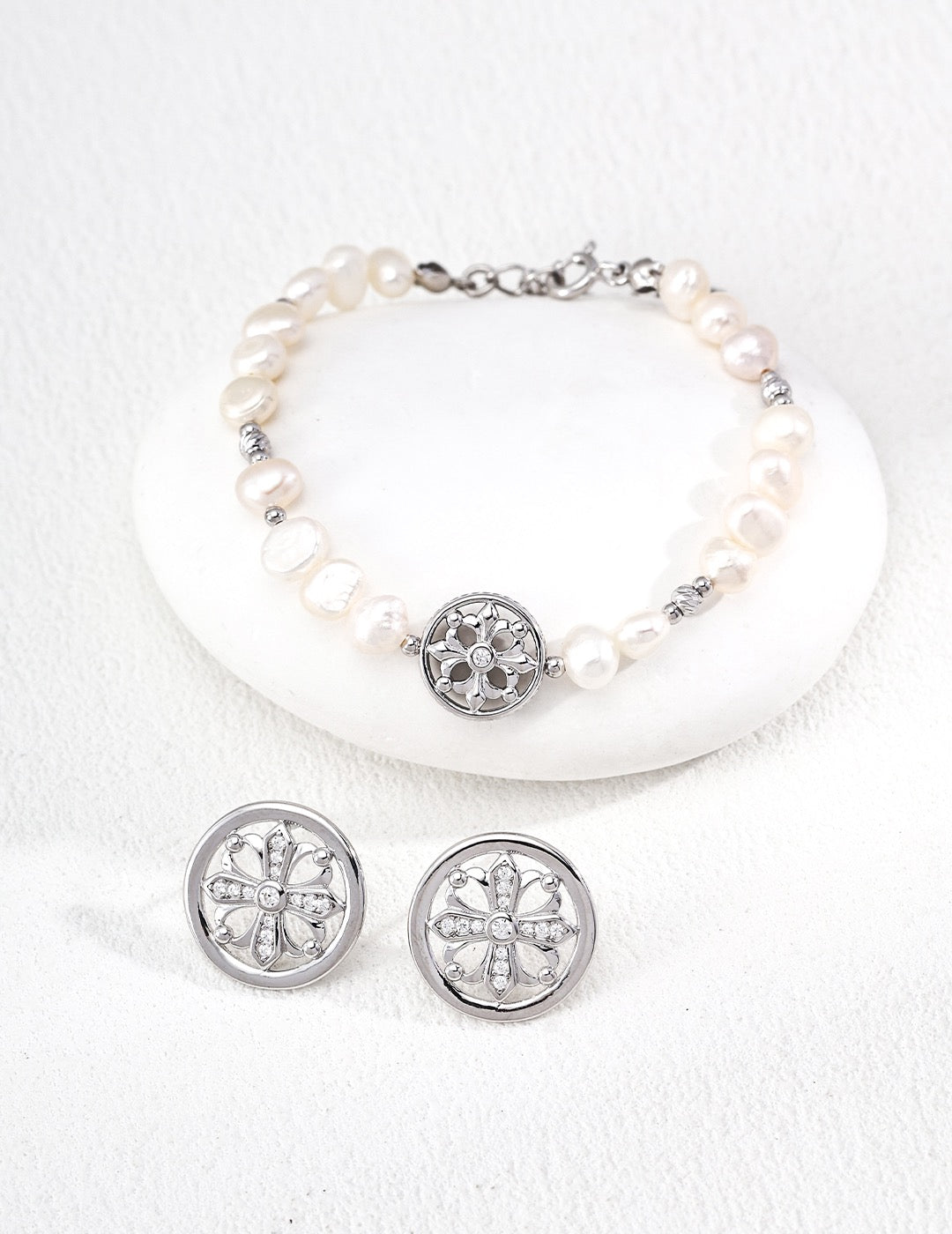 Pearl & CZ Rosace Medallion Jewelry Set