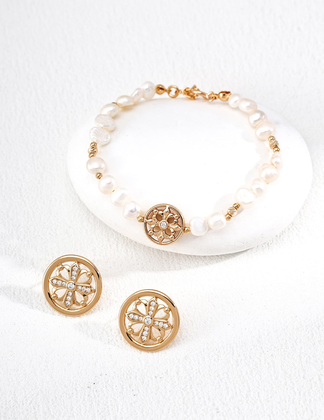 Pearl & CZ Rosace Medallion Jewelry Set