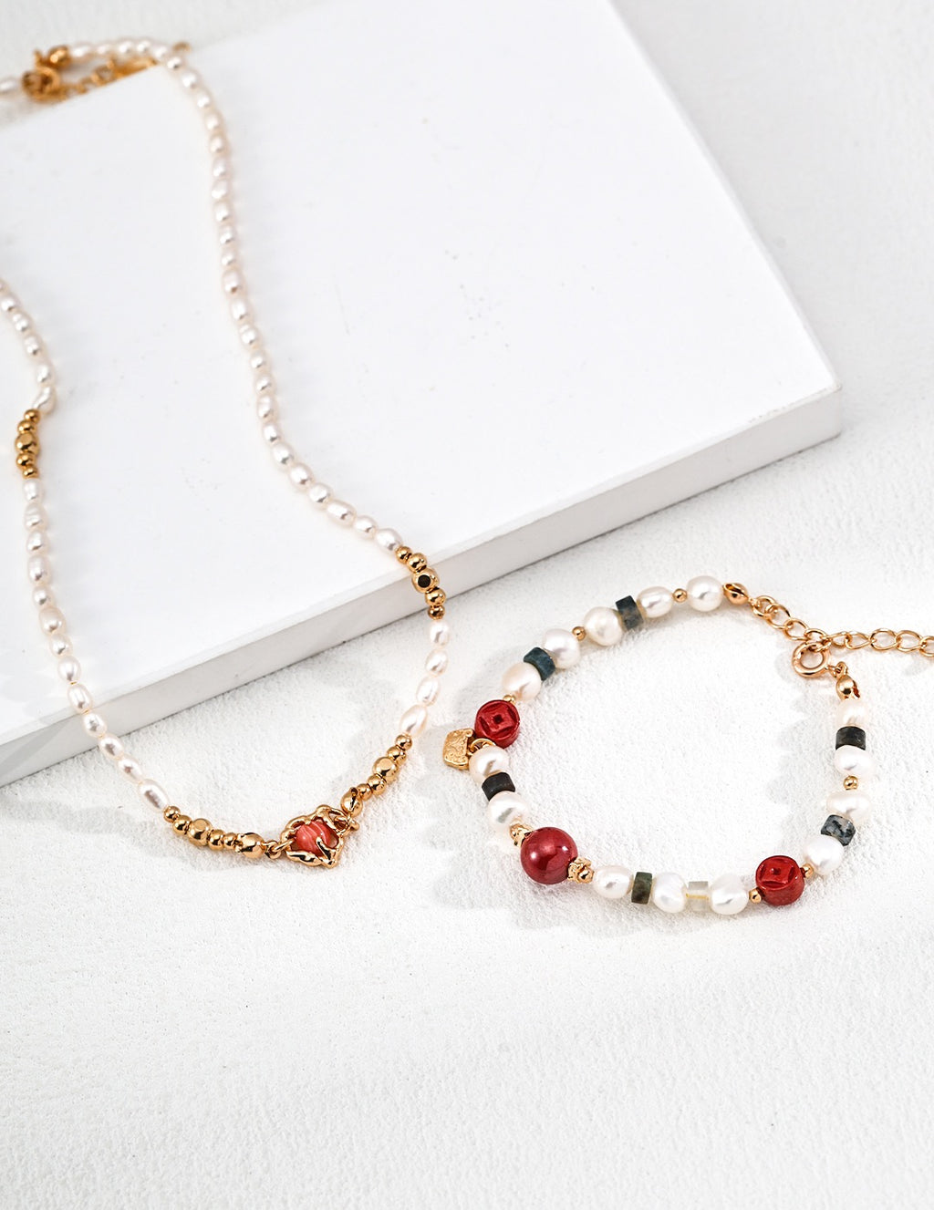Cinnabar & Moss Agate Laque Rouge Bracelet