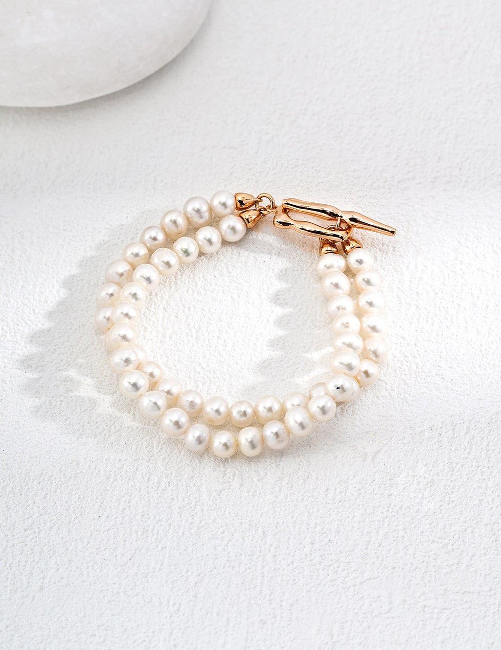 Double Pearl Strand Toggle Classique Bracelet