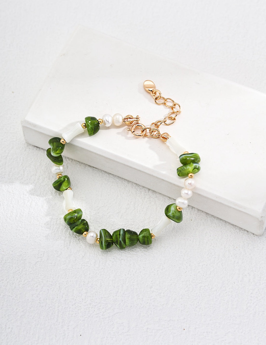 Green Resin & Pearl Forêt Émeraude Bracelet