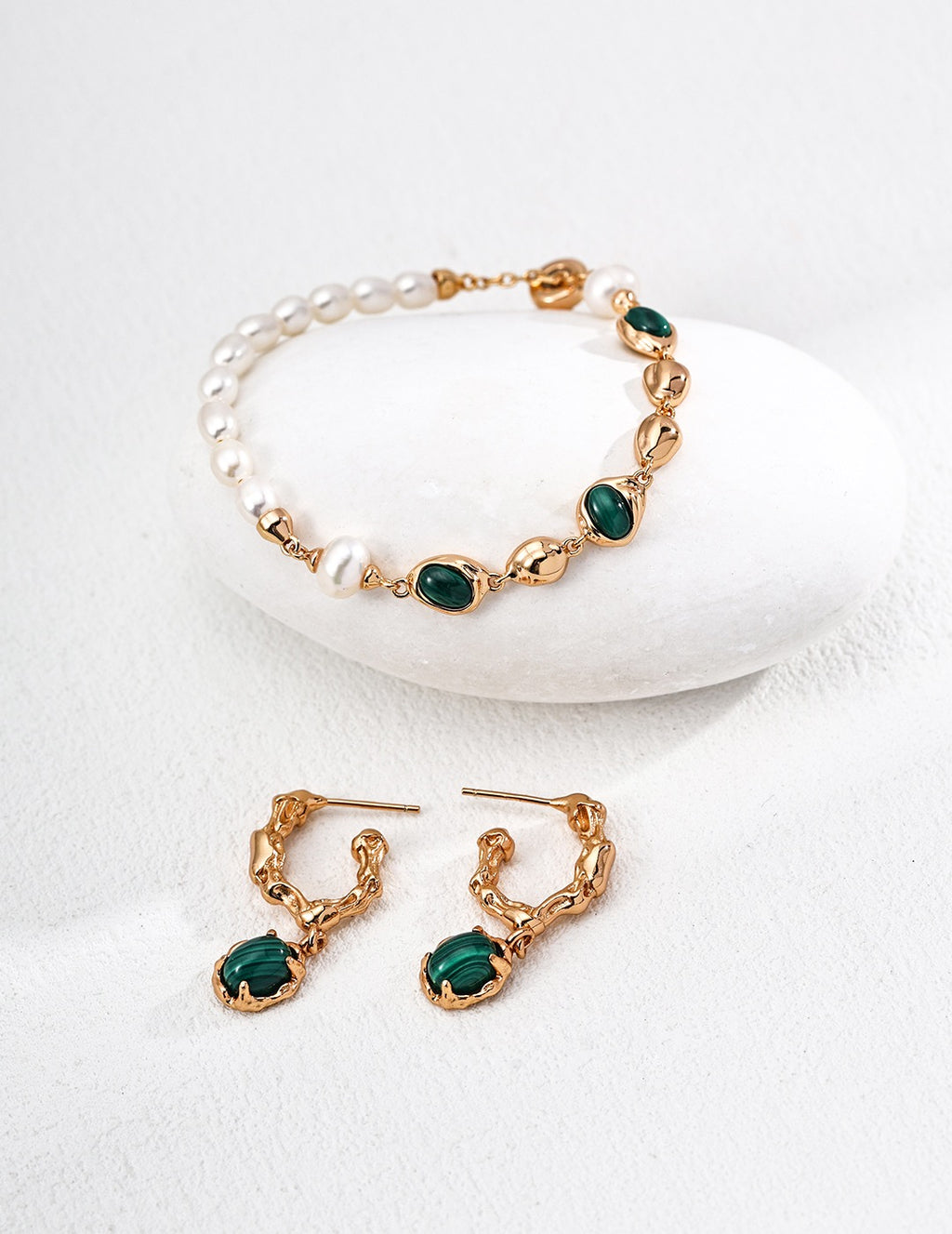 Malachite & Pearl Gold Link Bracelet