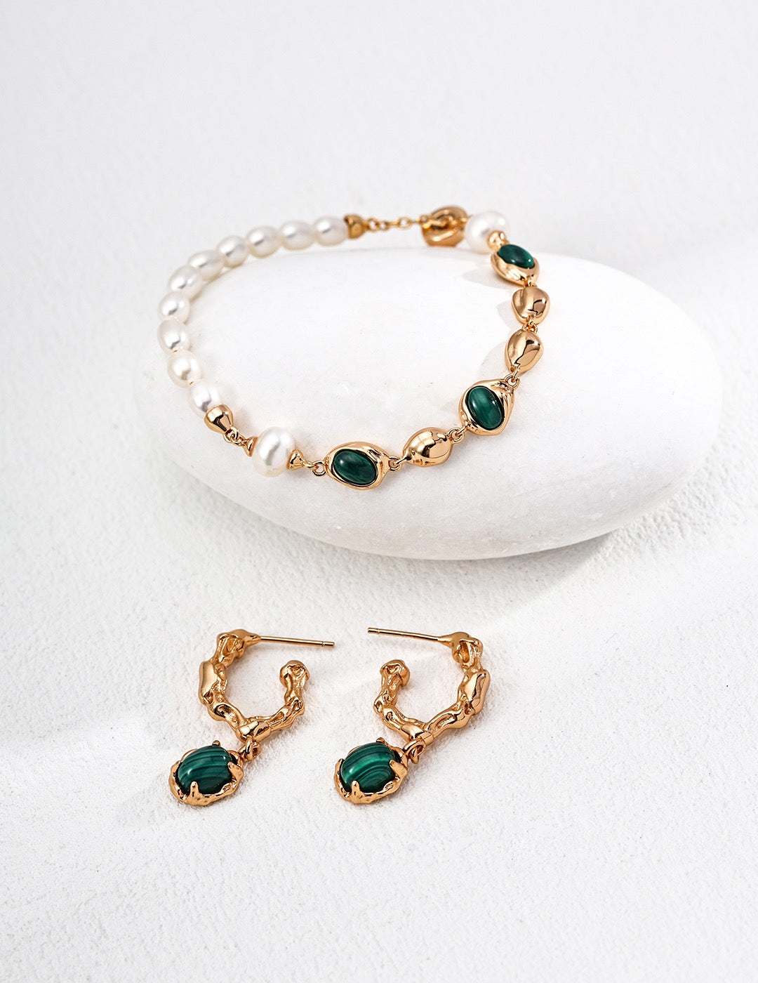Malachite & Pearl Gold Link Bracelet