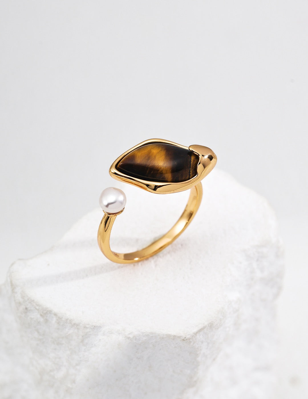 Tiger & Pearl Crest Ring