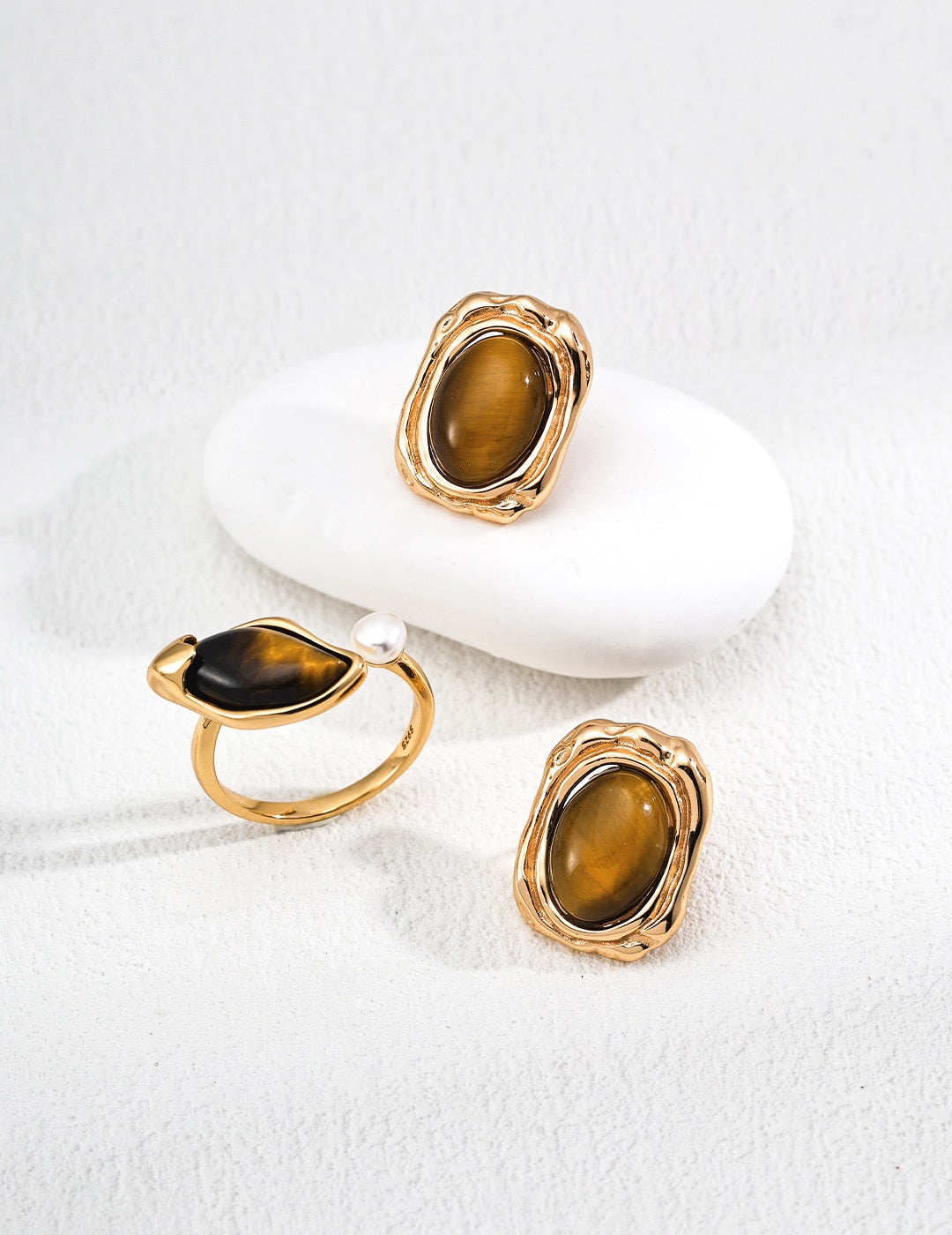 Tiger & Pearl Crest Ring