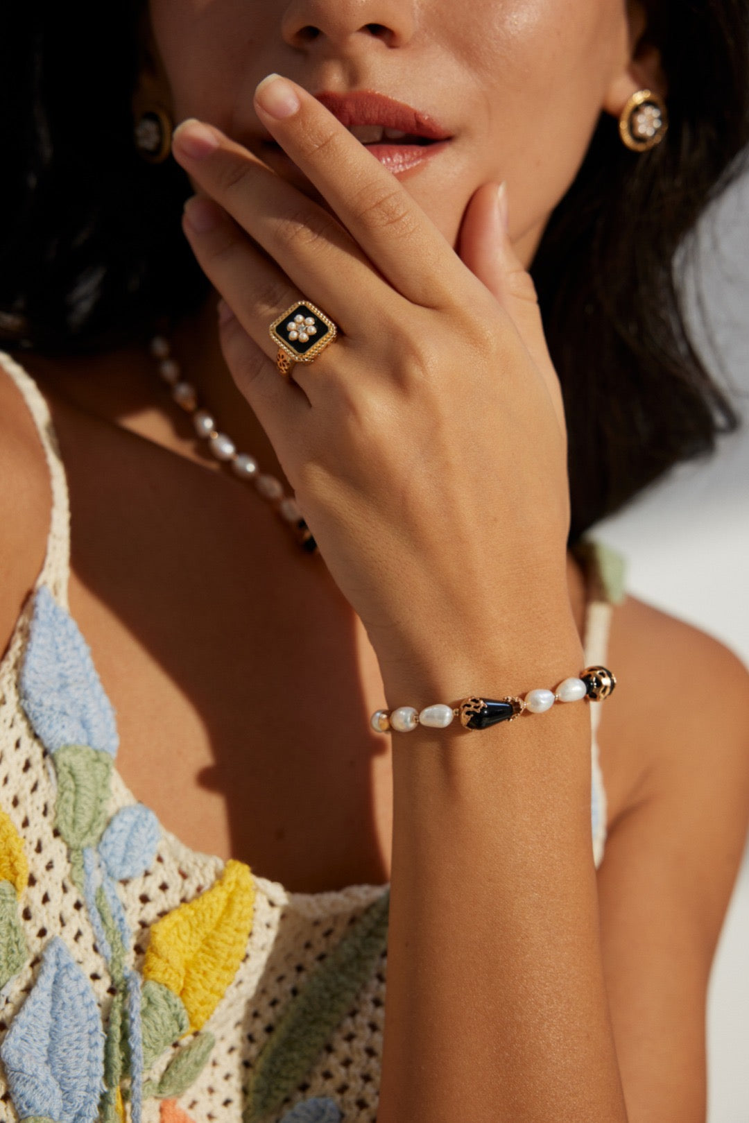 Noir Bloom Signet Ring