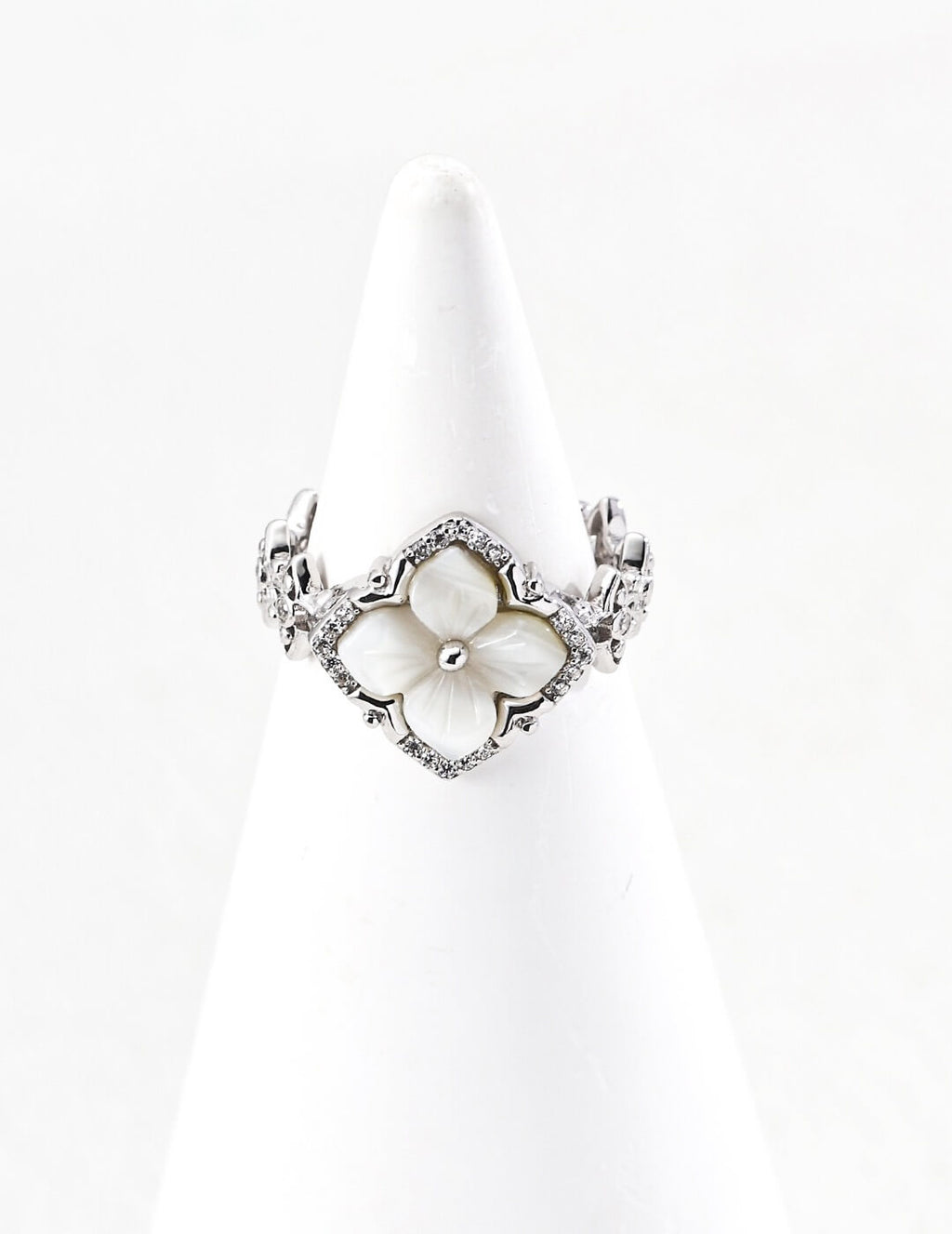 Alba Clover Halo Ring