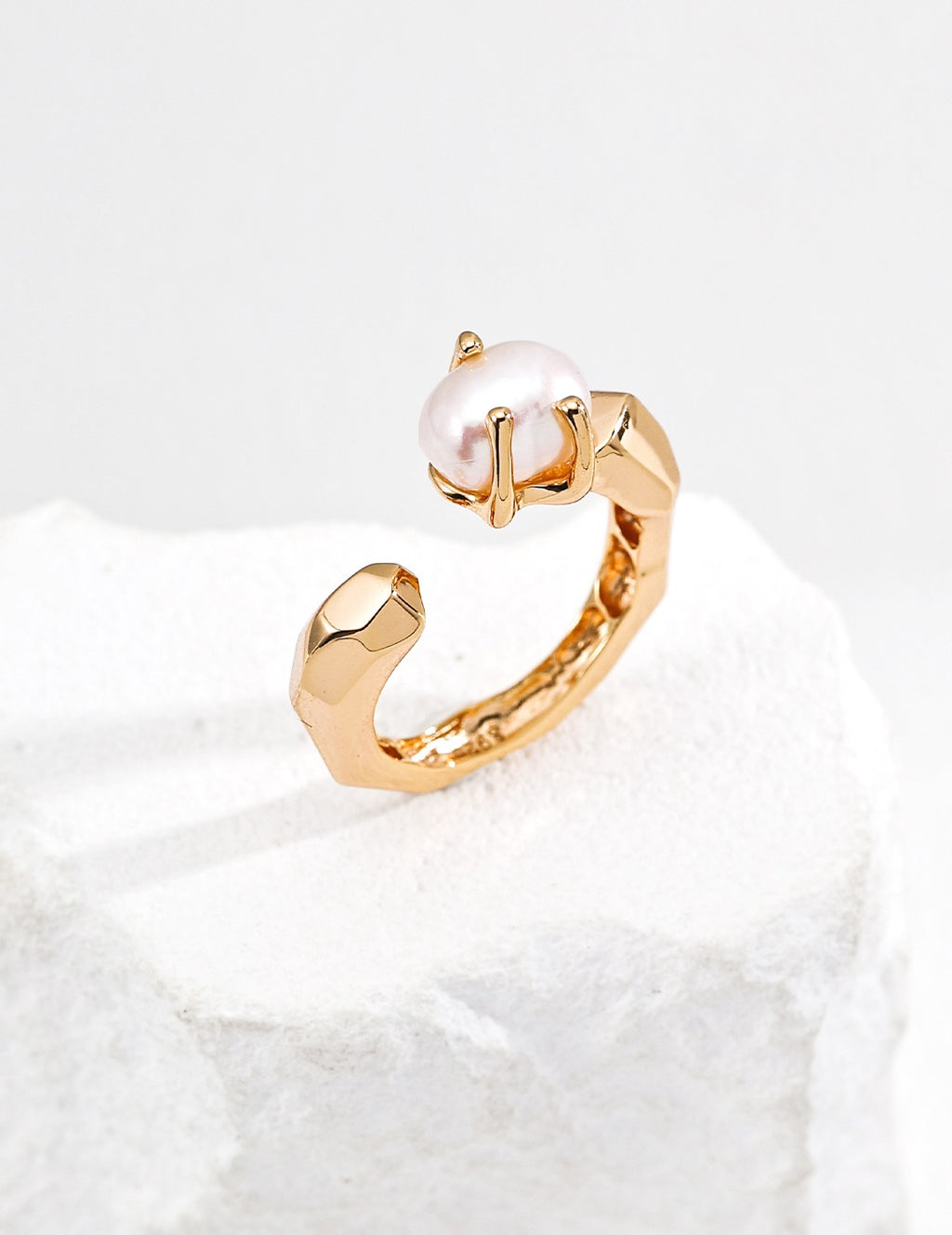 Molten Pearl Claw Ring