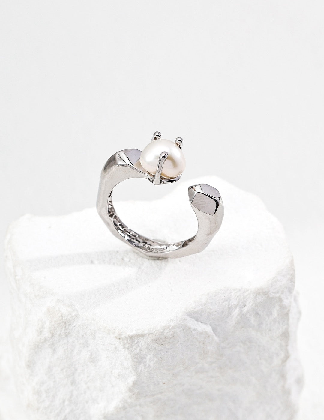 Molten Pearl Claw Ring