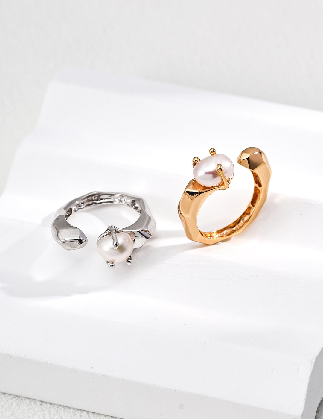 Molten Pearl Claw Ring
