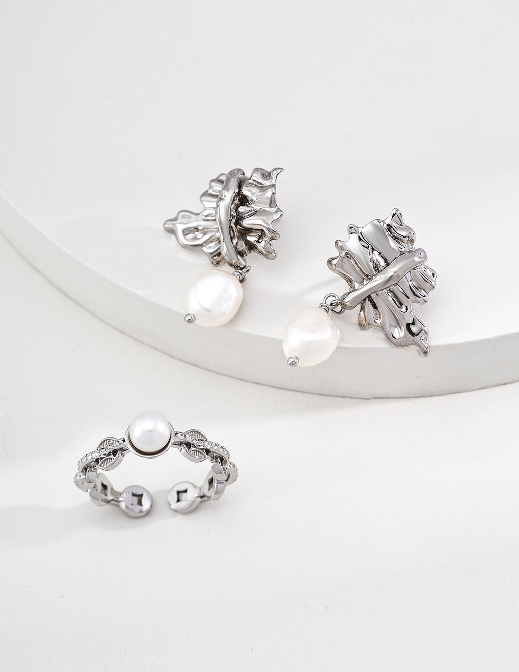 Petal & Pearl Adjustable Ring