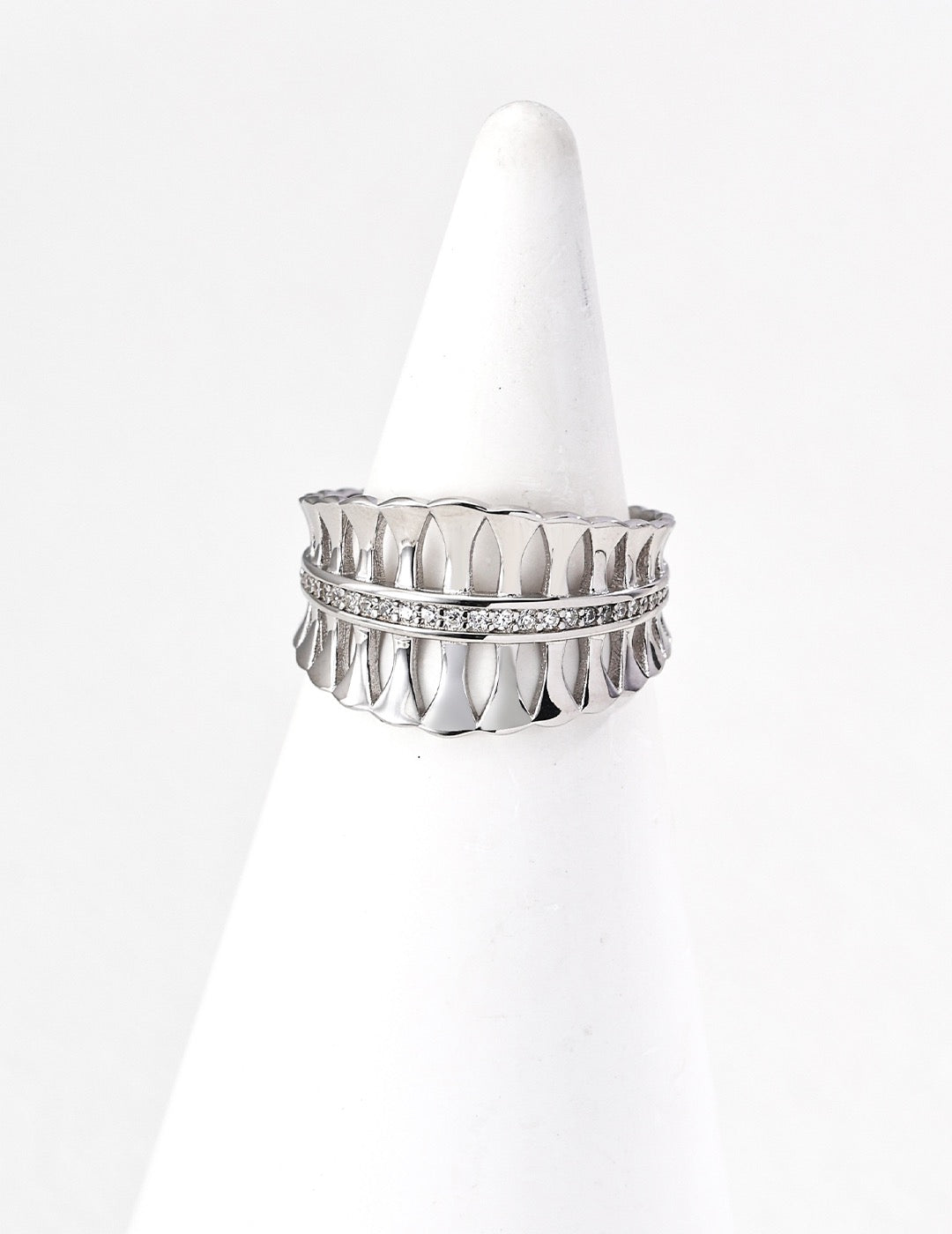 Lattice Arch Wide Band Ring
