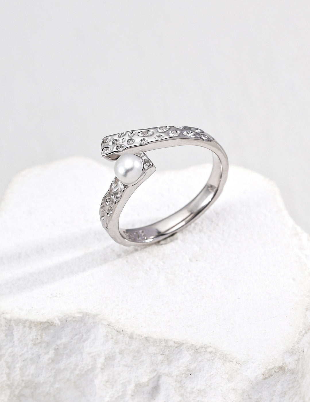 Hammered Bypass Pearl Open Ring