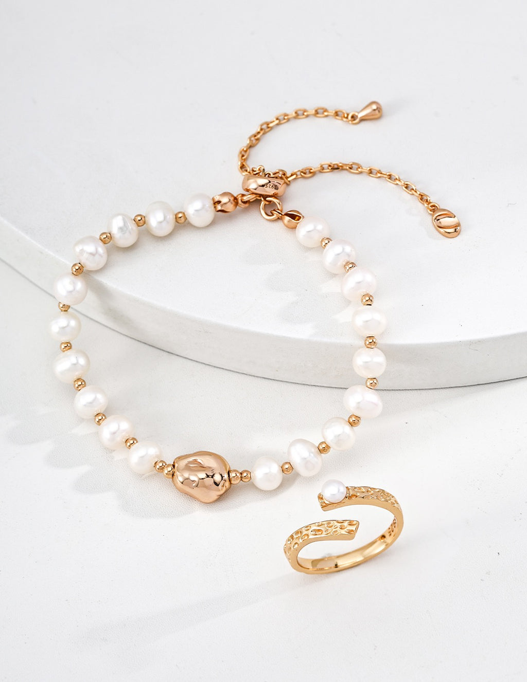 Hammered Bypass Pearl Open Ring