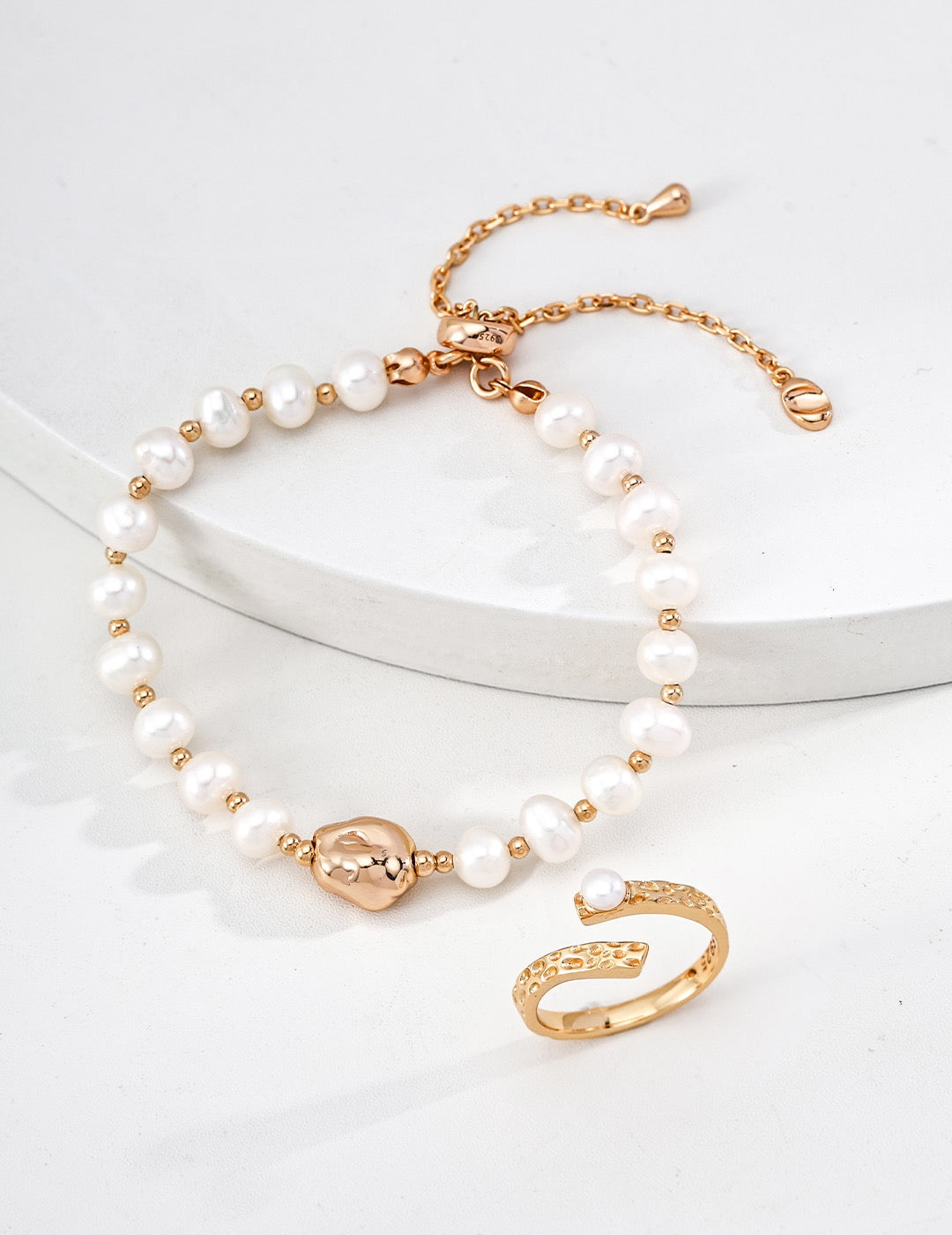 Hammered Bypass Pearl Open Ring